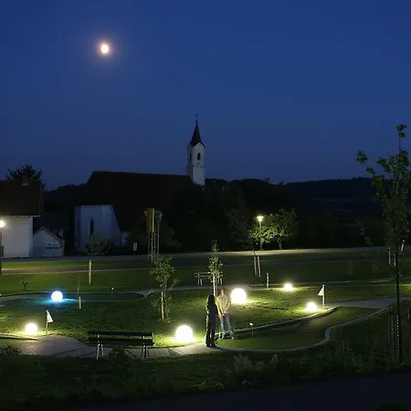 Sternsteinhof Hotell 3*